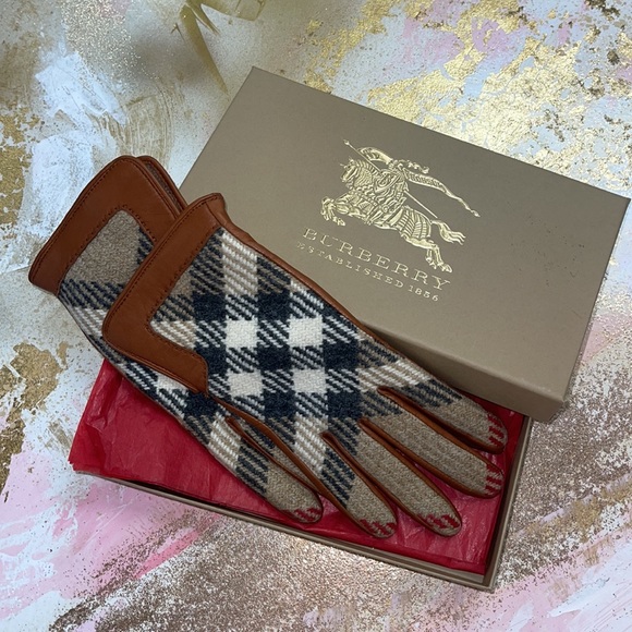 Burberry Vintage Check Bouclé and Leather Gloves - Picture 1 of 9